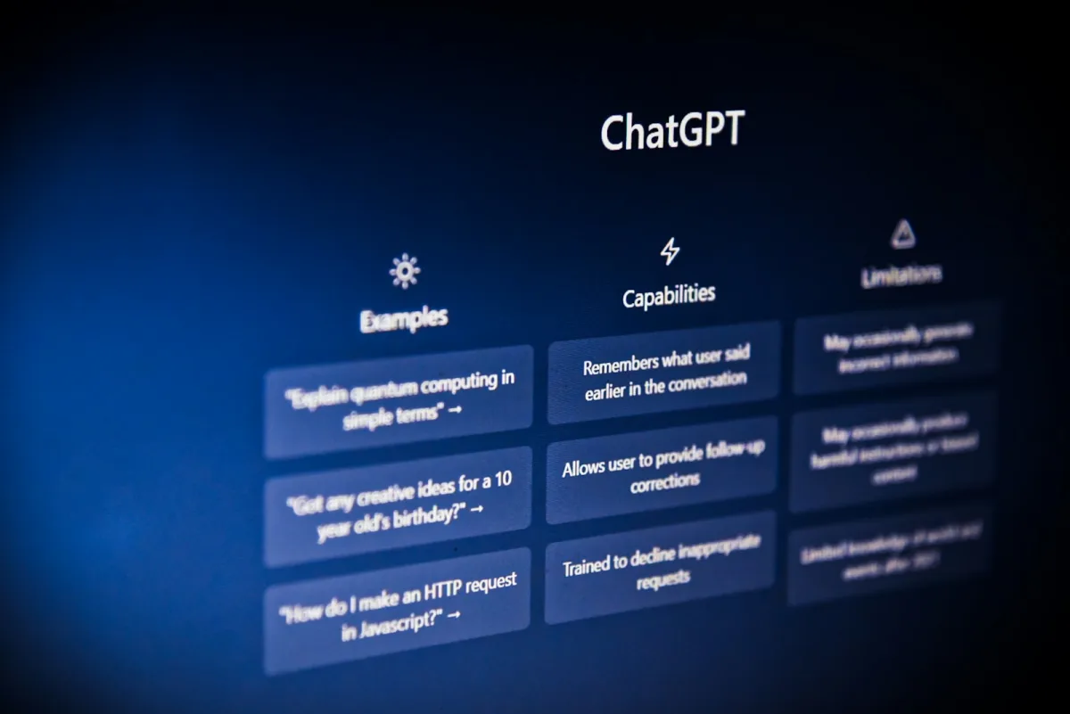 AI Agent vs Chatbot: Kapan Bisnis Kecil Butuh yang Mana?