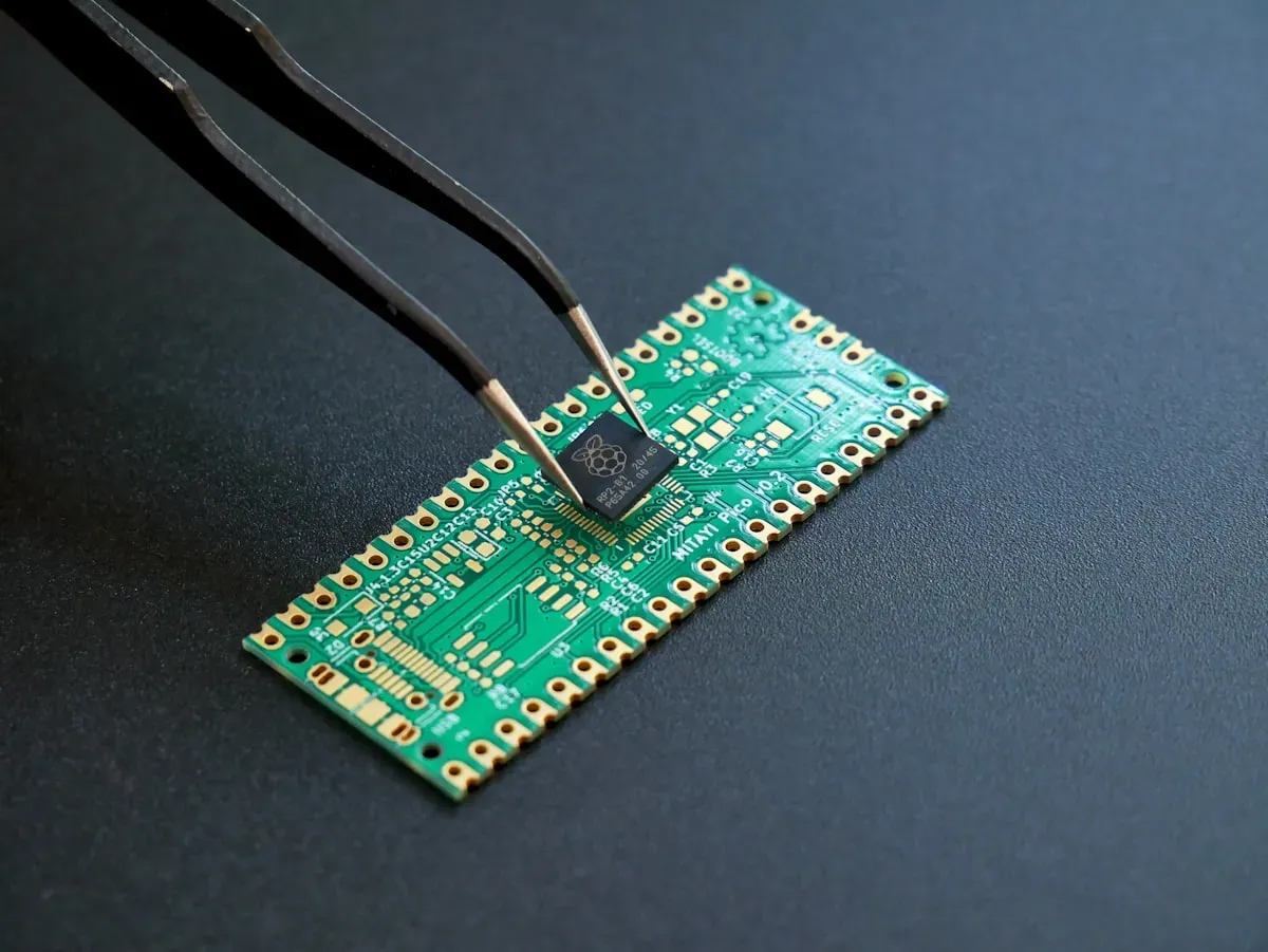 ESP32 vs Arduino Uno: Kapan Harus Upgrade dari Proyek Sederhana